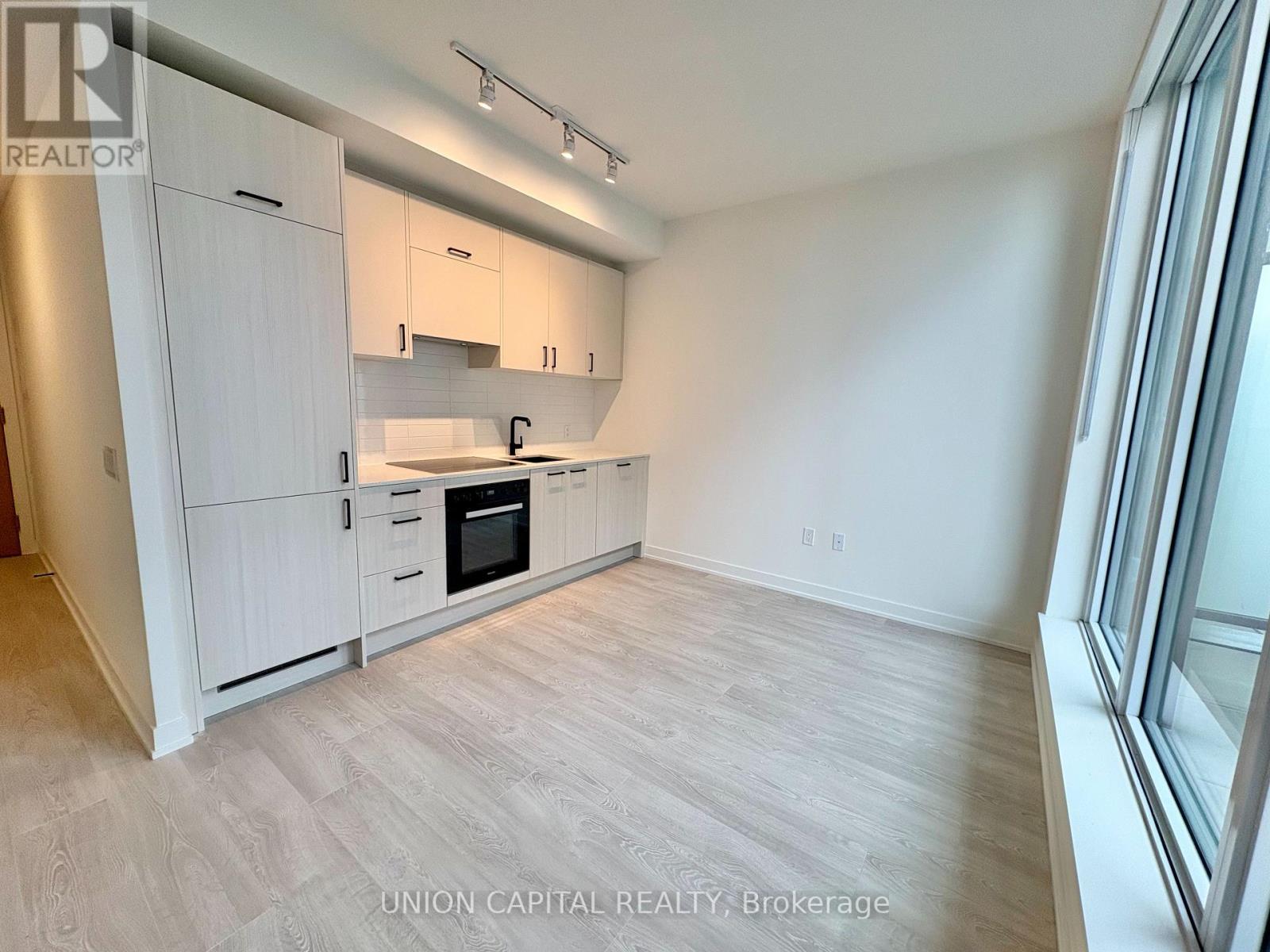 2805 - 1 Quarrington Lane, Toronto, Ontario  M3C 0S4 - Photo 3 - C12963602