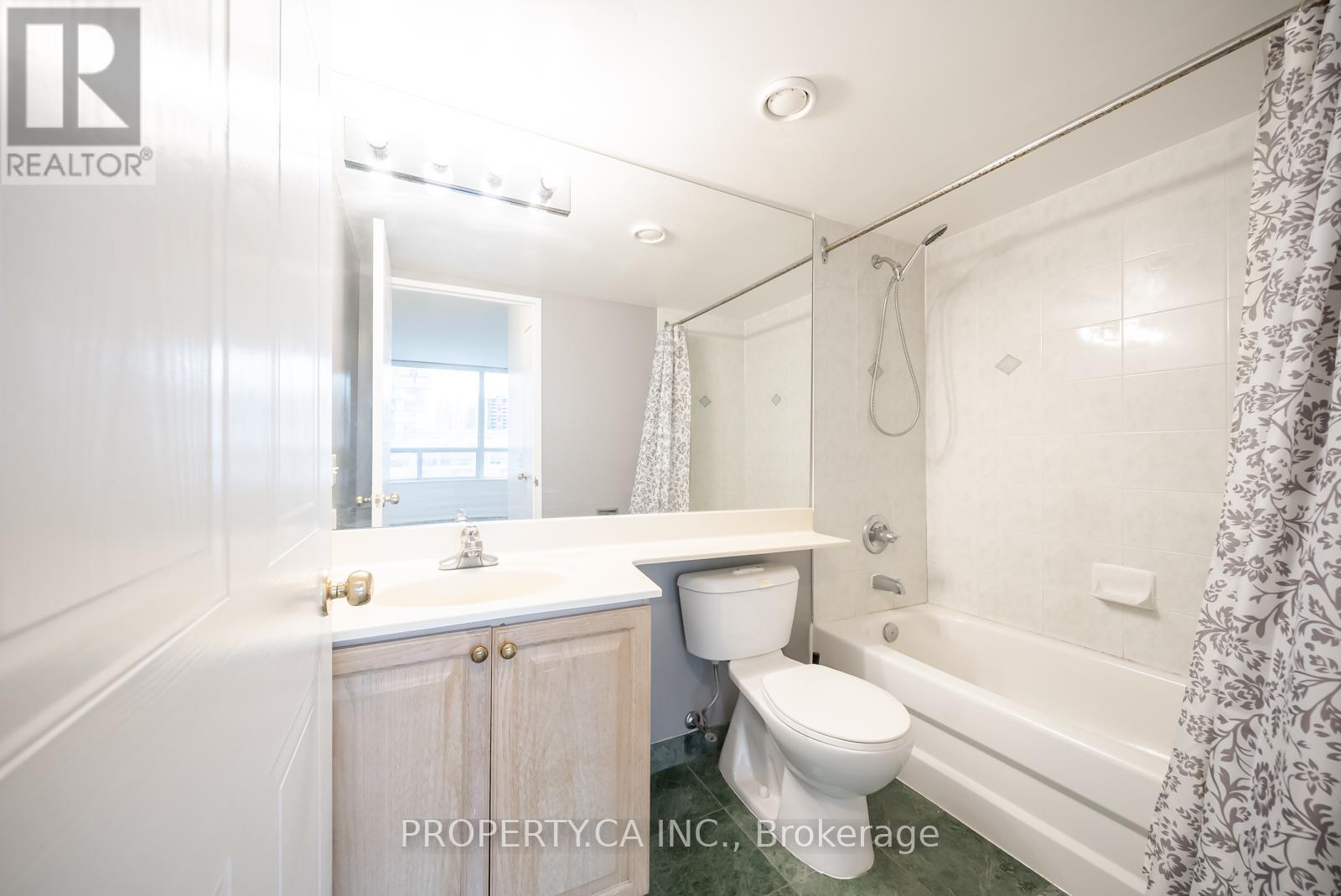 911 - 238 Doris Avenue, Toronto, Ontario  M2N 6W1 - Photo 13 - C12963630