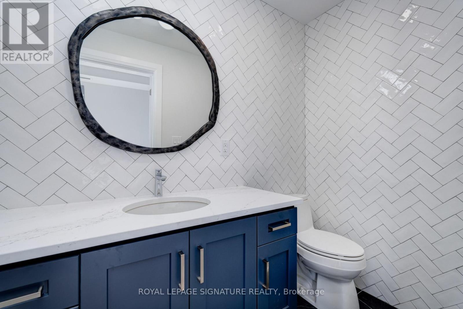 3 - 225 Carlton Street, Toronto, Ontario  M5A 2L2 - Photo 2 - C12963672