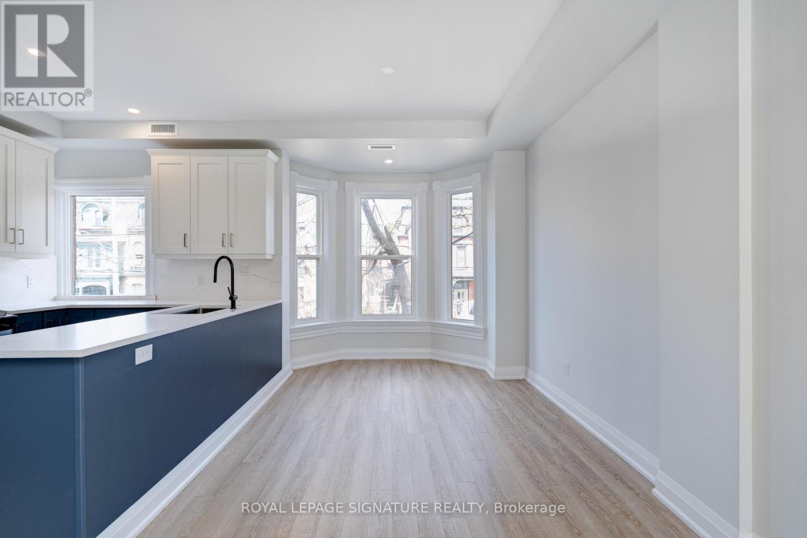 3 - 225 Carlton Street, Toronto, Ontario  M5A 2L2 - Photo 4 - C12963672