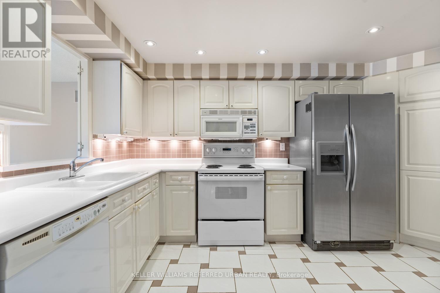 1006 - 10 Tichester Road, Toronto, Ontario  M5P 3M4 - Photo 12 - C12963738