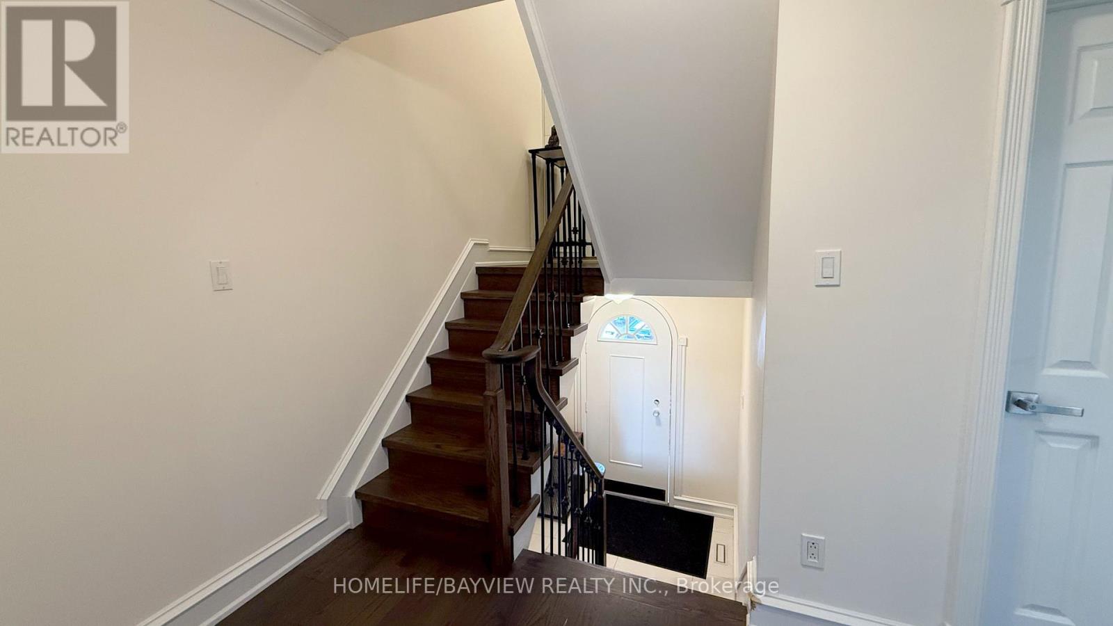 85 Crimson Millway, Toronto, Ontario  M2L 1T8 - Photo 3 - C12963874