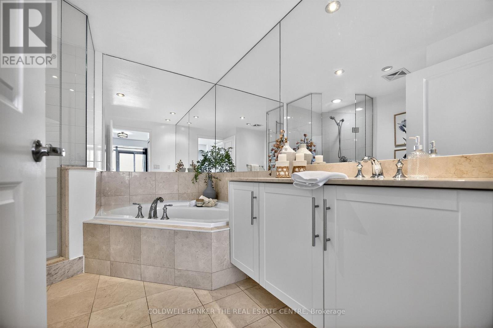 2203 - 21 Grand Magazine Street, Toronto, Ontario  M5V 1B5 - Photo 25 - C12963900