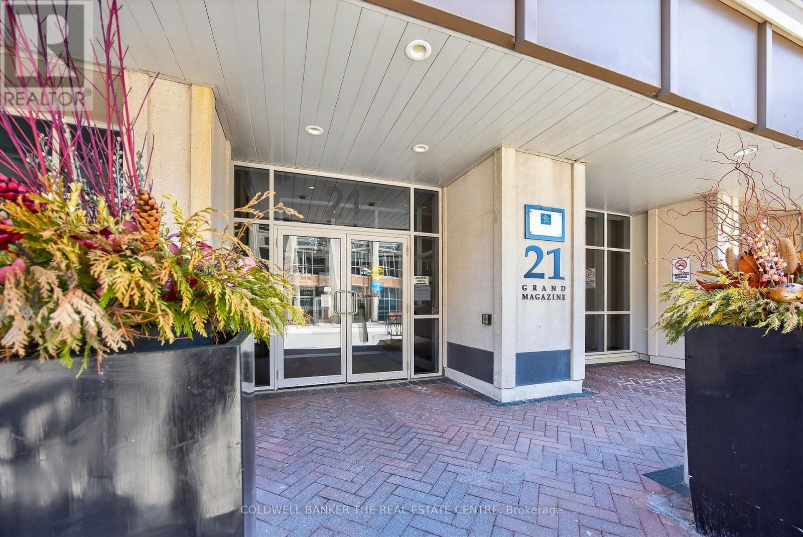 2203 - 21 Grand Magazine Street, Toronto, Ontario  M5V 1B5 - Photo 3 - C12963900