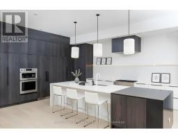 170 RANEE AVENUE, Toronto, Ontario