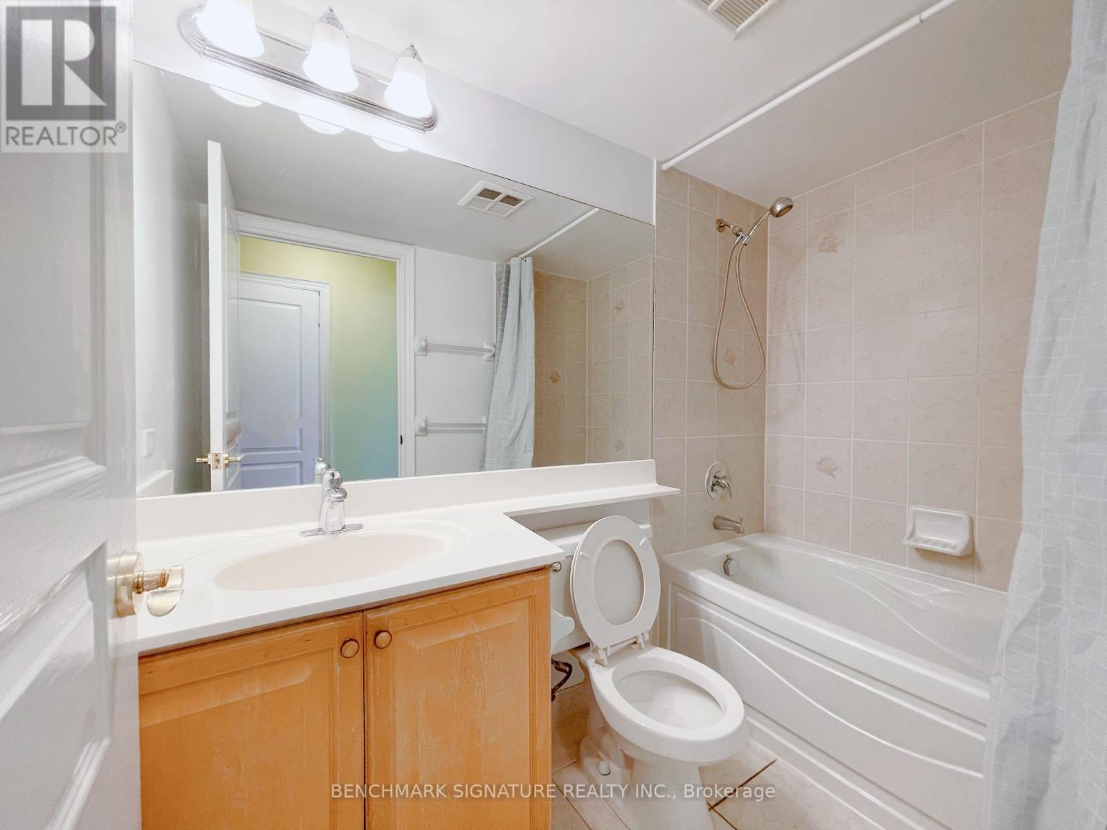 2612 - 10 Northtown Way, Toronto, Ontario  M2N 7L4 - Photo 5 - C12963942