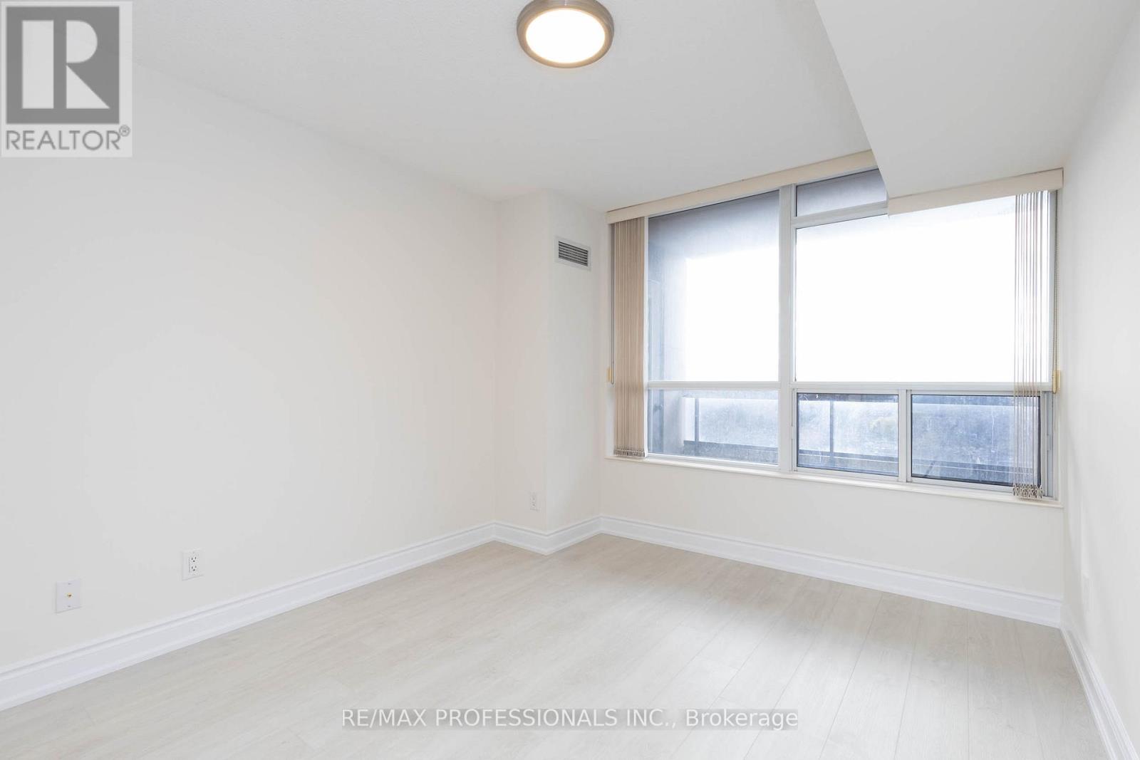 1403 - 15 Northtown Way, Toronto, Ontario  M2N 7A1 - Photo 18 - C12963280