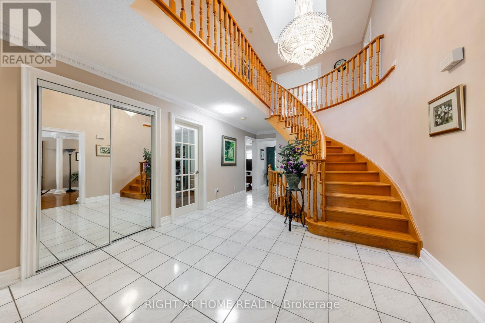 27 Addison Street, Richmond Hill, Ontario  L4C 9N1 - Photo 5 - N12896492