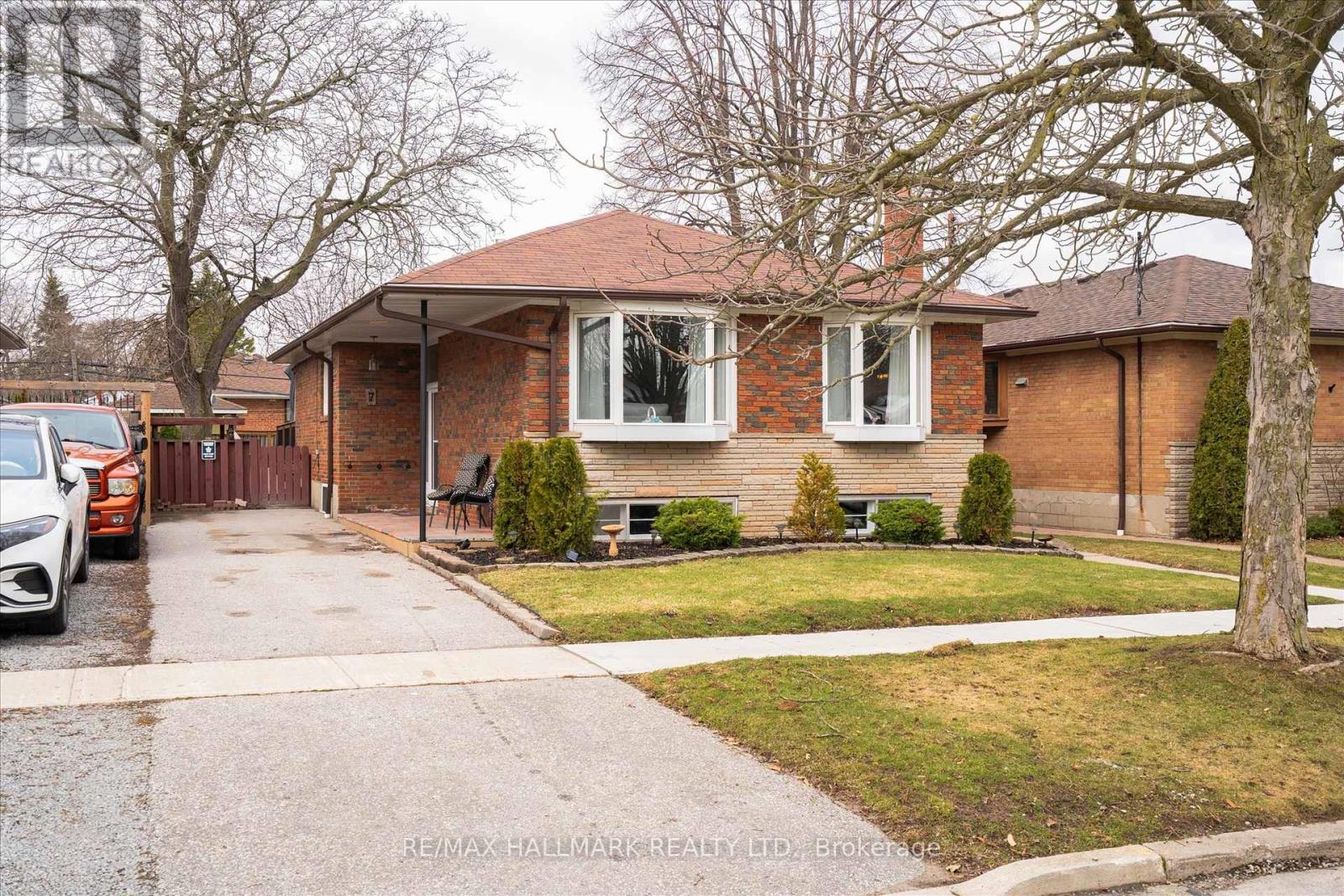 7 Grassington Crescent, Toronto, Ontario  M1G 1X4 - Photo 4 - E12963604