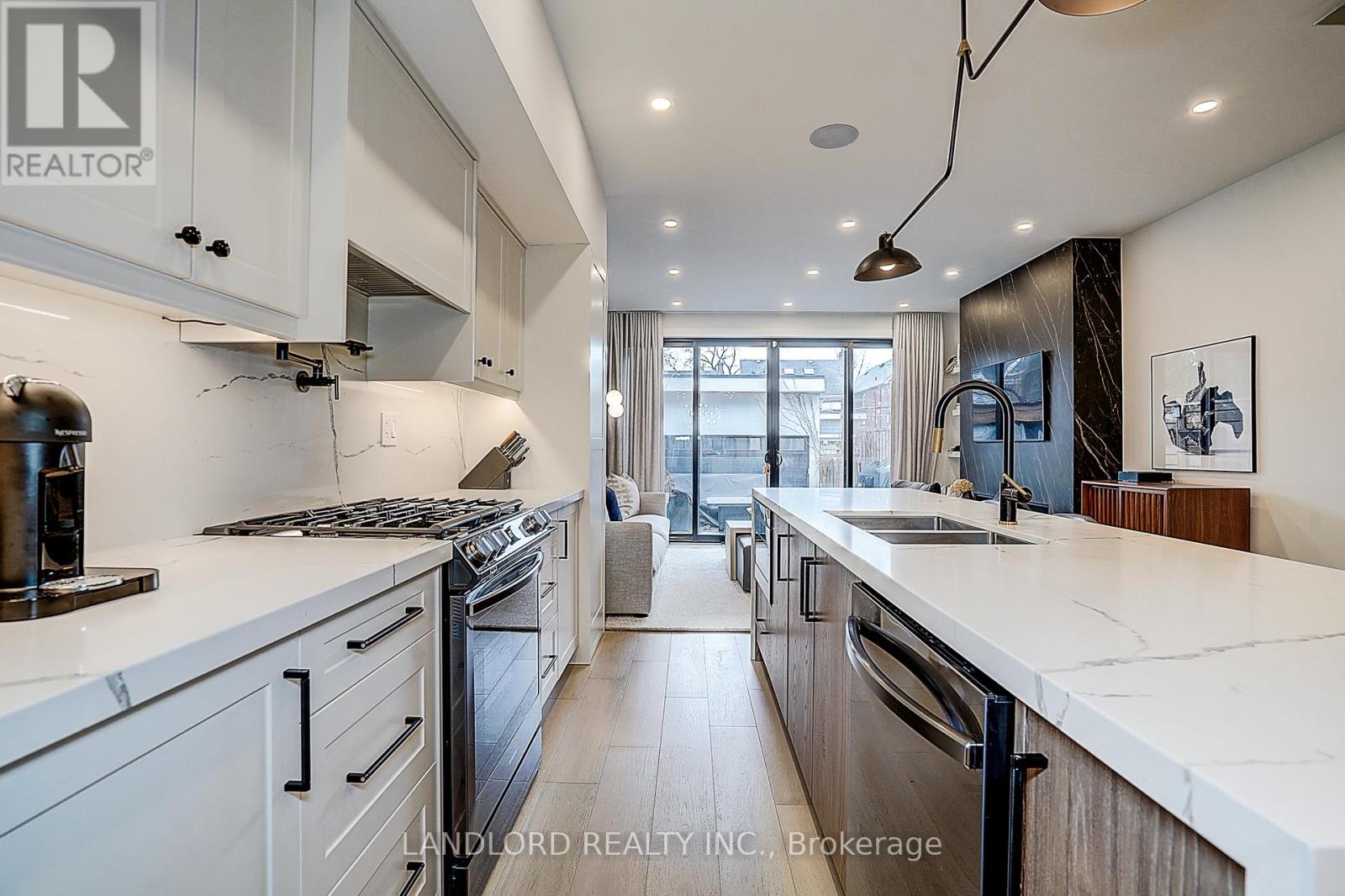 21 Shudell Avenue, Toronto, Ontario  M4J 1C5 - Photo 11 - E12963616