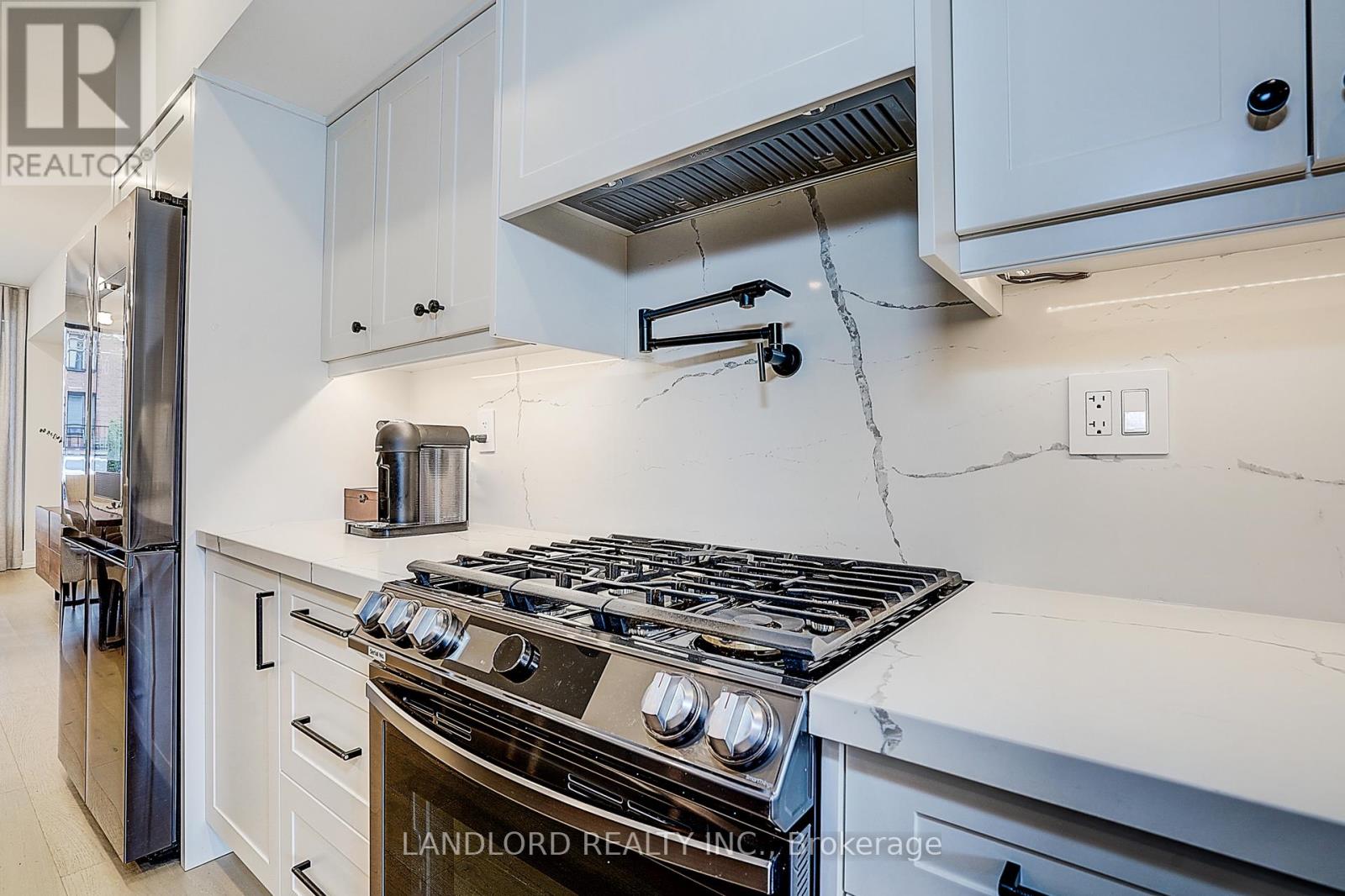 21 Shudell Avenue, Toronto, Ontario  M4J 1C5 - Photo 13 - E12963616