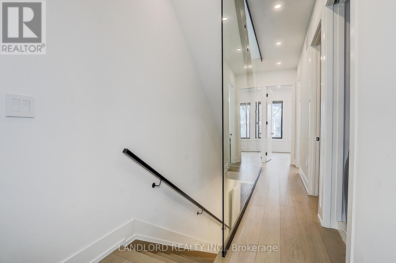 21 Shudell Avenue, Toronto, Ontario  M4J 1C5 - Photo 22 - E12963616