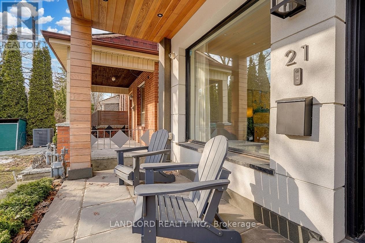 21 Shudell Avenue, Toronto, Ontario  M4J 1C5 - Photo 3 - E12963616