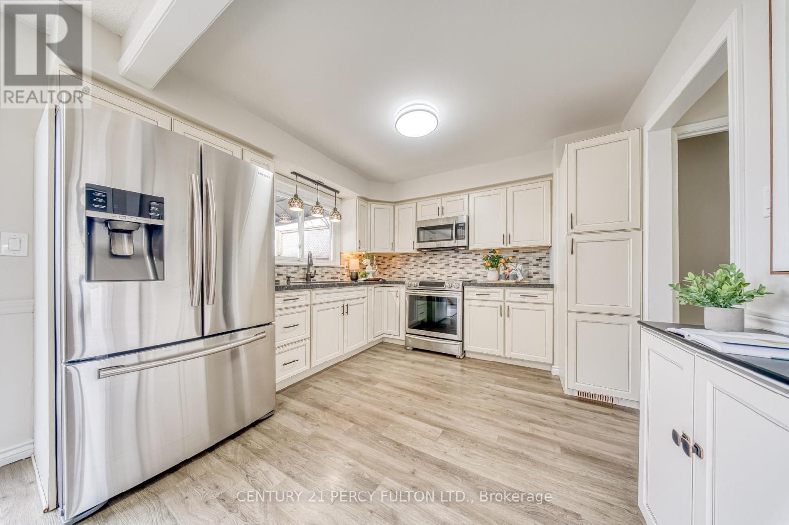 1323 Fenelon Crescent, Oshawa, Ontario  L1J 6G2 - Photo 12 - E12963646