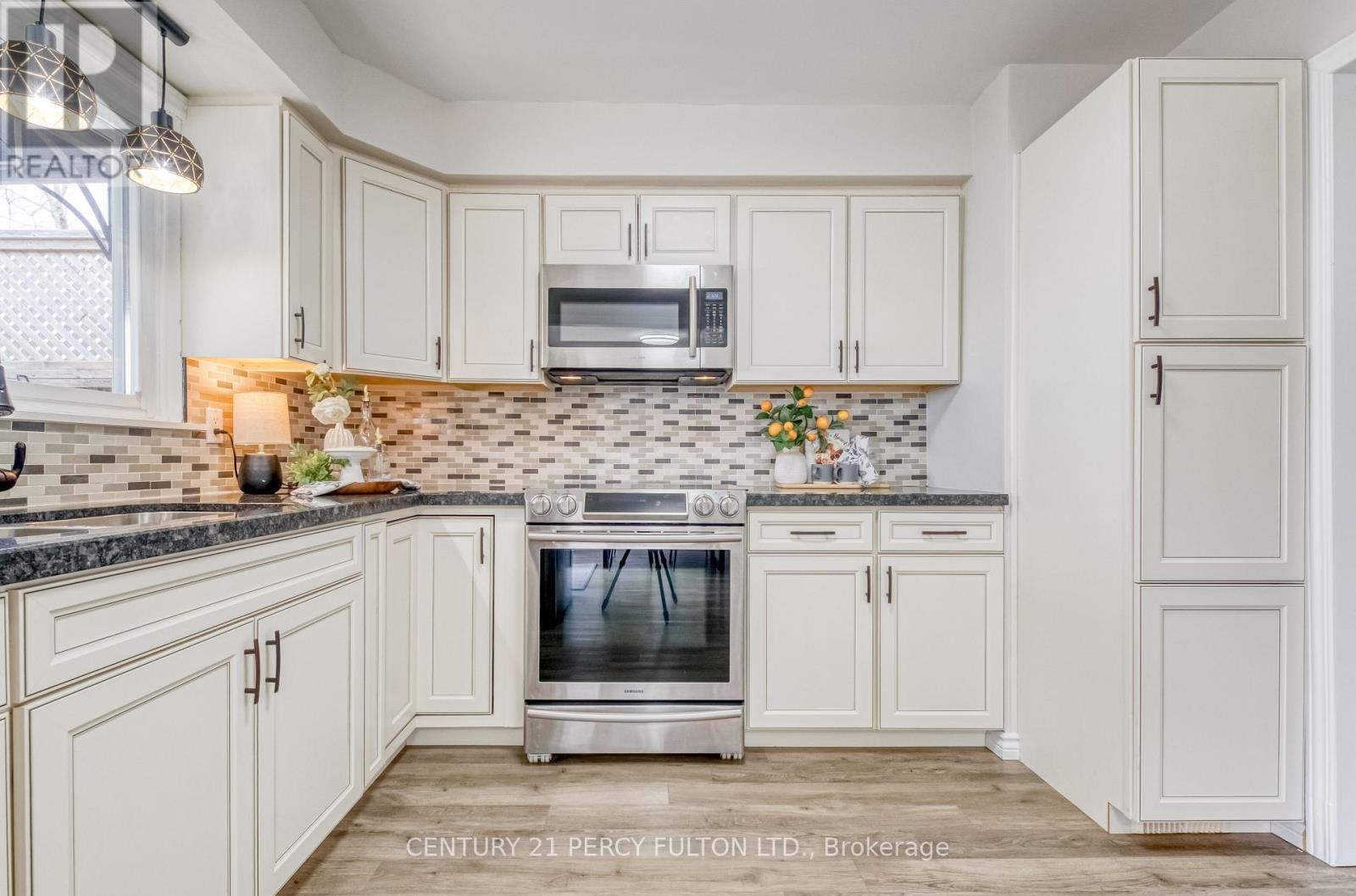 1323 Fenelon Crescent, Oshawa, Ontario  L1J 6G2 - Photo 13 - E12963646