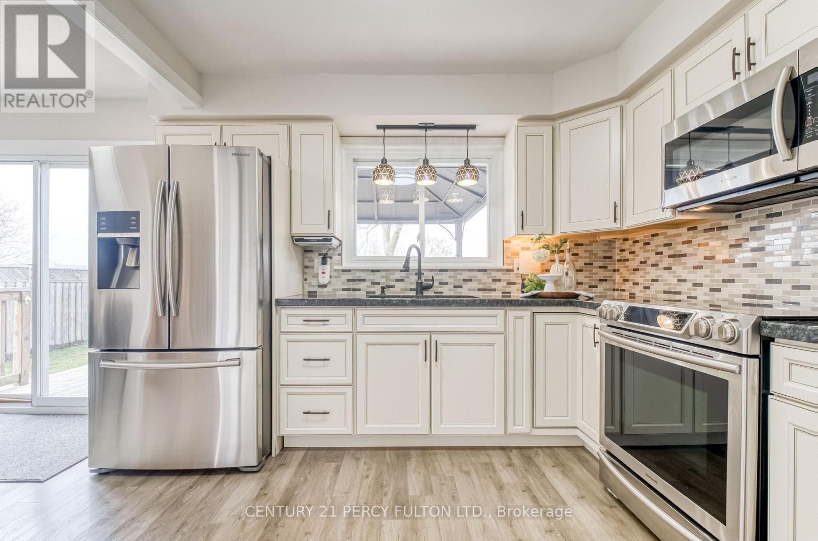 1323 Fenelon Crescent, Oshawa, Ontario  L1J 6G2 - Photo 14 - E12963646