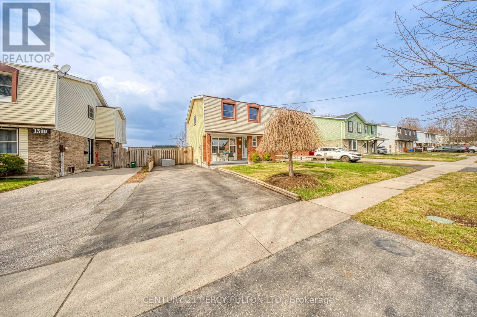 1323 Fenelon Crescent, Oshawa, Ontario  L1J 6G2 - Photo 2 - E12963646