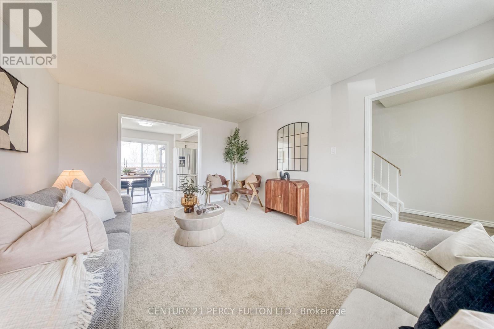 1323 Fenelon Crescent, Oshawa, Ontario  L1J 6G2 - Photo 9 - E12963646