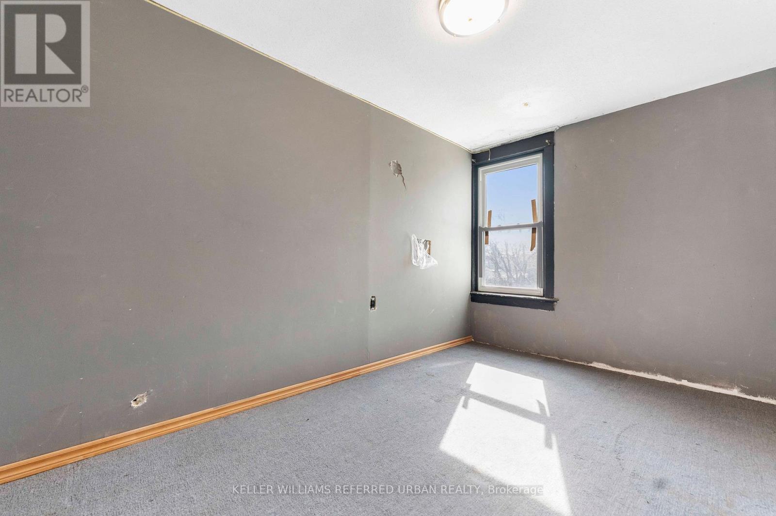 8 Woodlee Road, Toronto, Ontario  M4E 2R1 - Photo 18 - E12963648