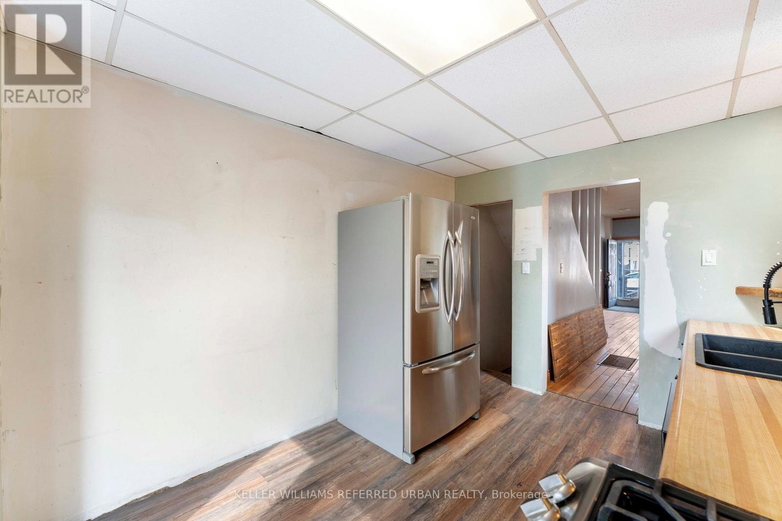 8 Woodlee Road, Toronto, Ontario  M4E 2R1 - Photo 8 - E12963648