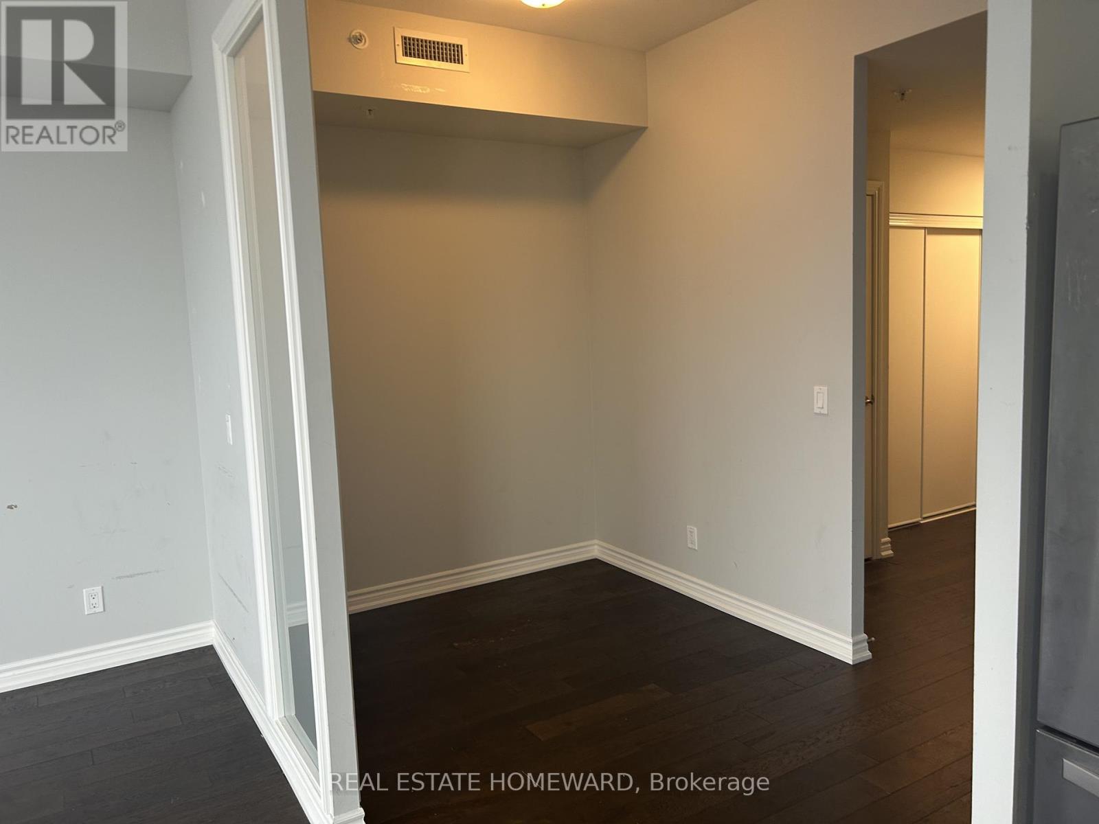 803 - 280 Donlands Avenue, Toronto, Ontario  M4J 0A3 - Photo 10 - E12963710