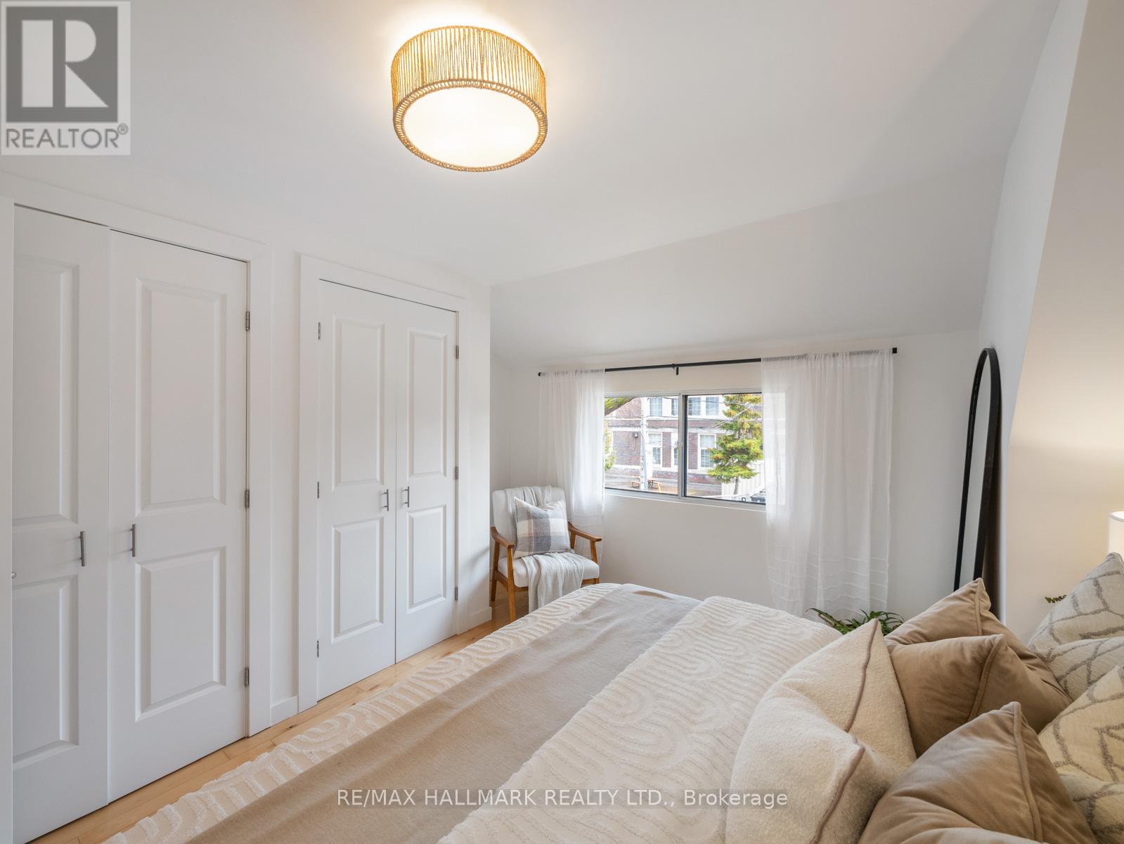 38 Larchmount Avenue, Toronto, Ontario  M4M 2Y7 - Photo 14 - E12963744