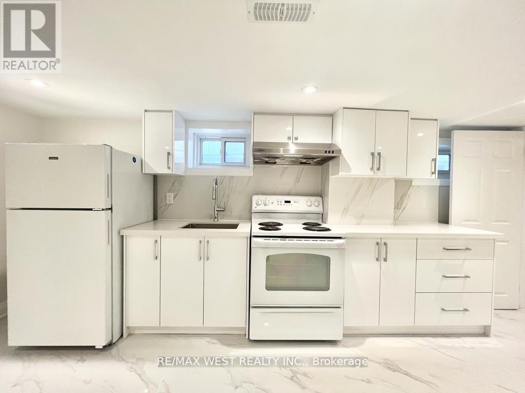 Bsmt - 4 Sutherland Avenue, Toronto, Ontario  M4C 1R8 - Photo 4 - E12963828