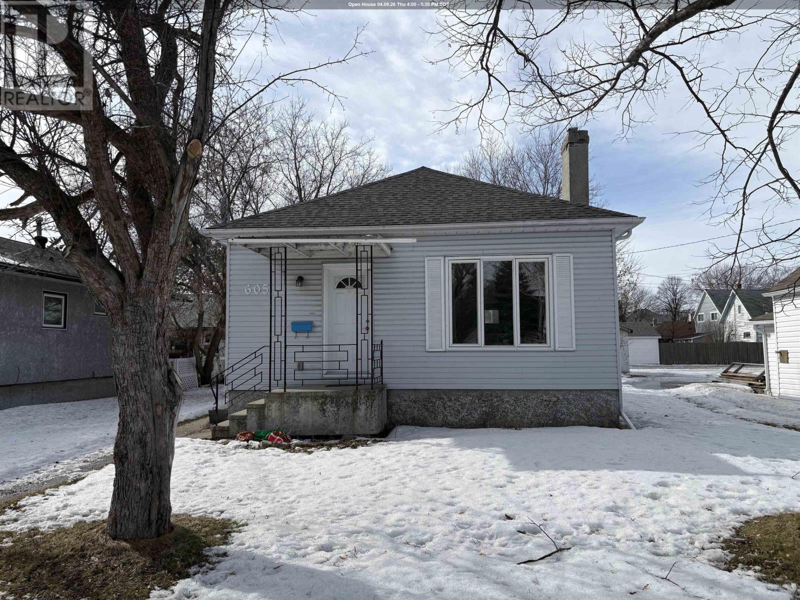 605 Crowe AVE, Fort Frances, Ontario