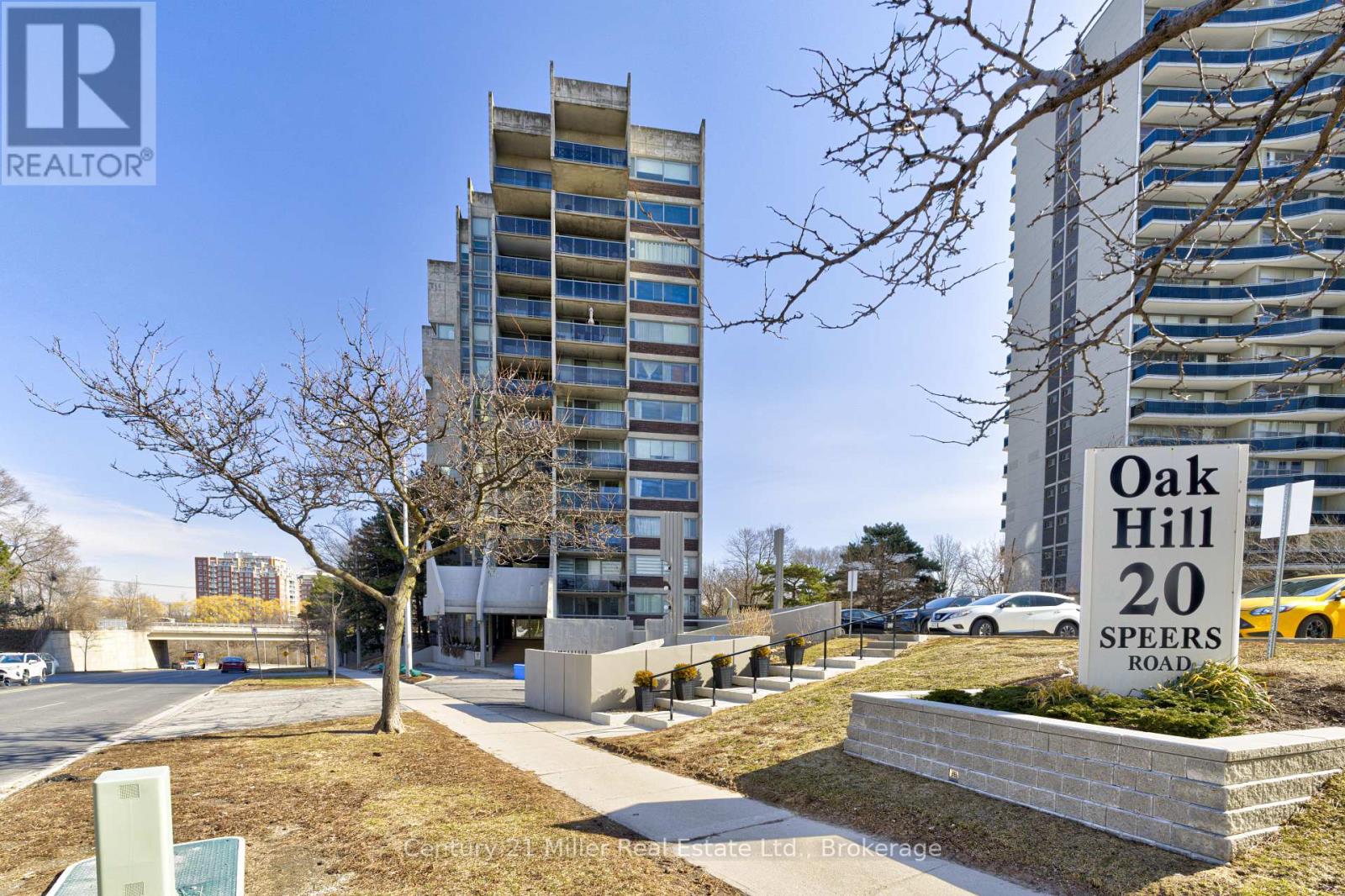 304 - 20 Speers Road, Oakville, Ontario  L6K 3R5 - Photo 4 - W12923094