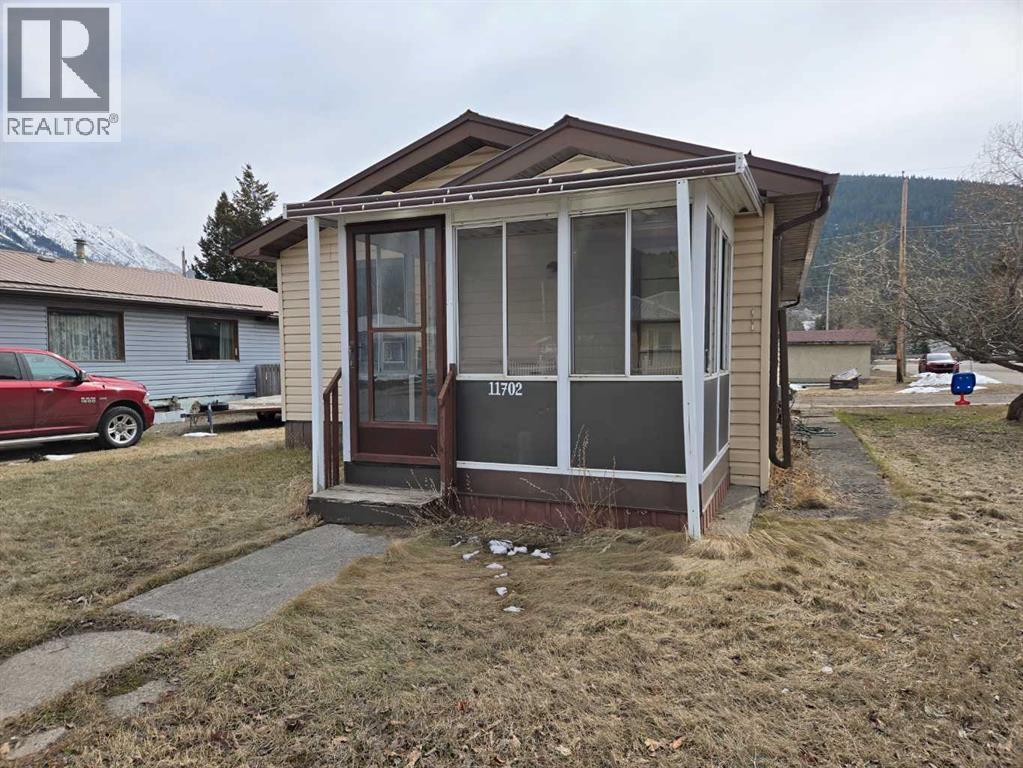 11702 21st Avenue, Blairmore, Alberta  T0K 0E0 - Photo 2 - A2297514
