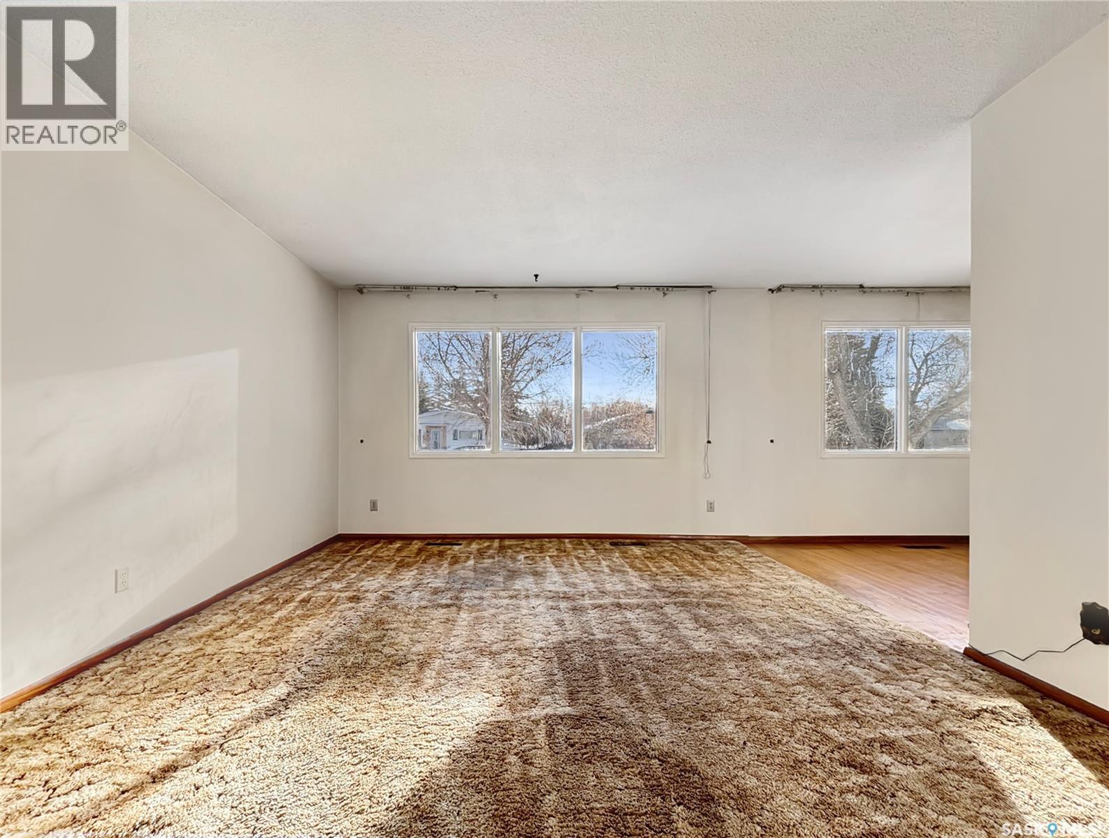 27 Walker Crescent, Saskatoon, Saskatchewan  S7L 4H7 - Photo 2 - SK032231