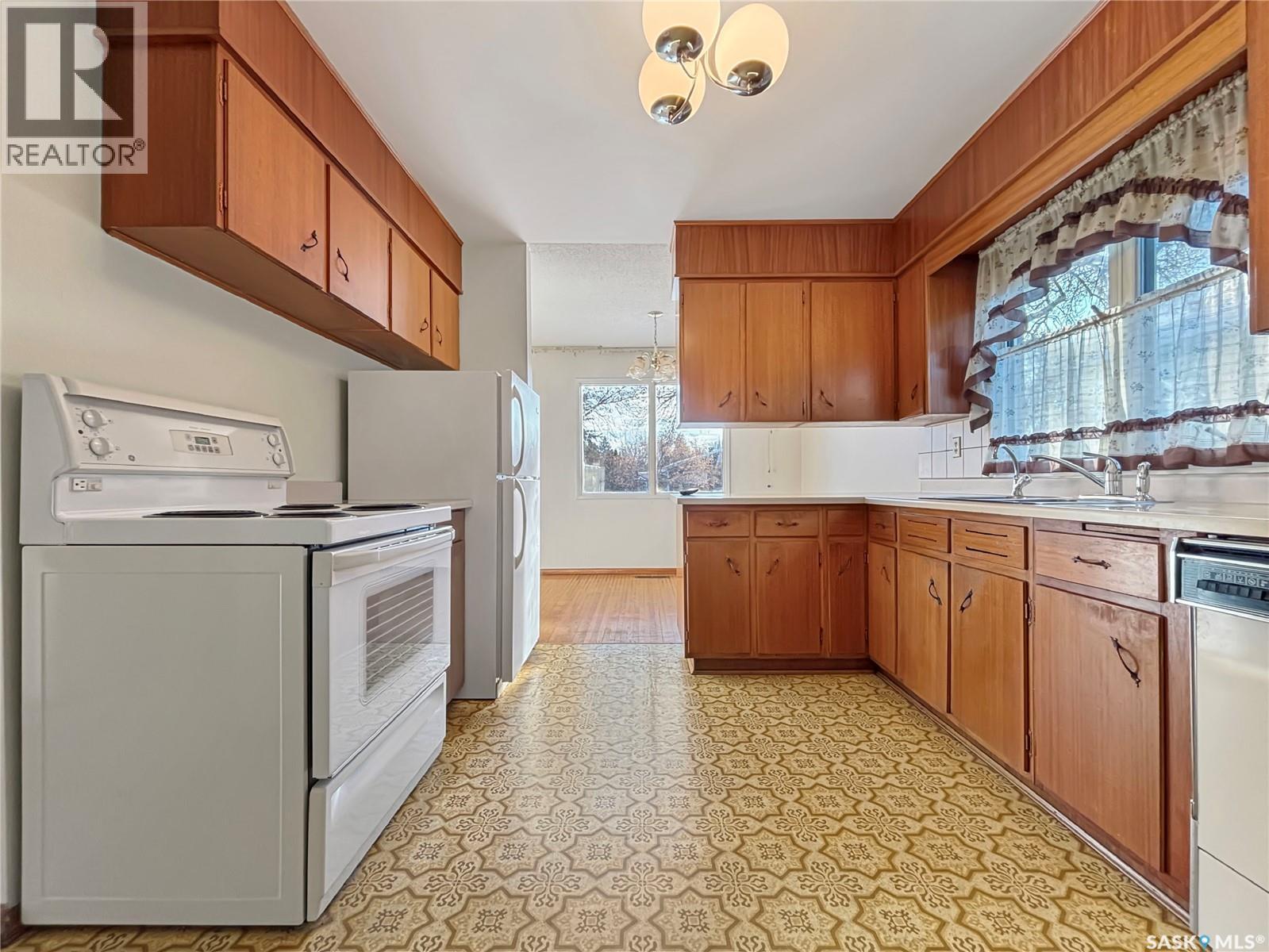 27 Walker Crescent, Saskatoon, Saskatchewan  S7L 4H7 - Photo 7 - SK032231