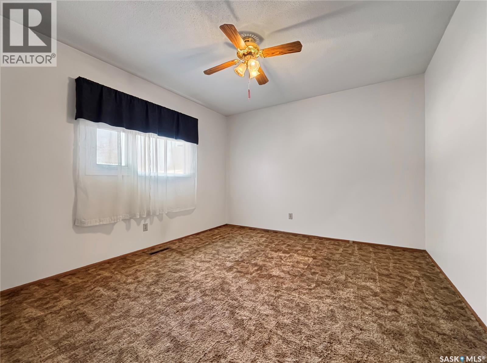 27 Walker Crescent, Saskatoon, Saskatchewan  S7L 4H7 - Photo 9 - SK032231