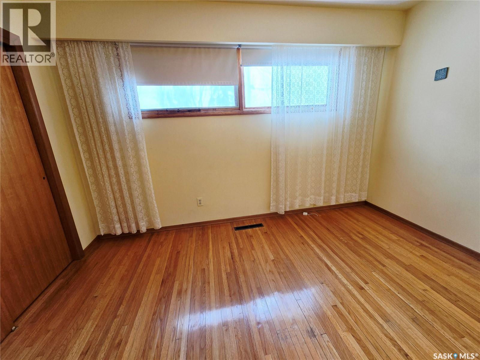 1147 Broadview Road, Esterhazy, Saskatchewan  S0A 0X0 - Photo 11 - SK032107