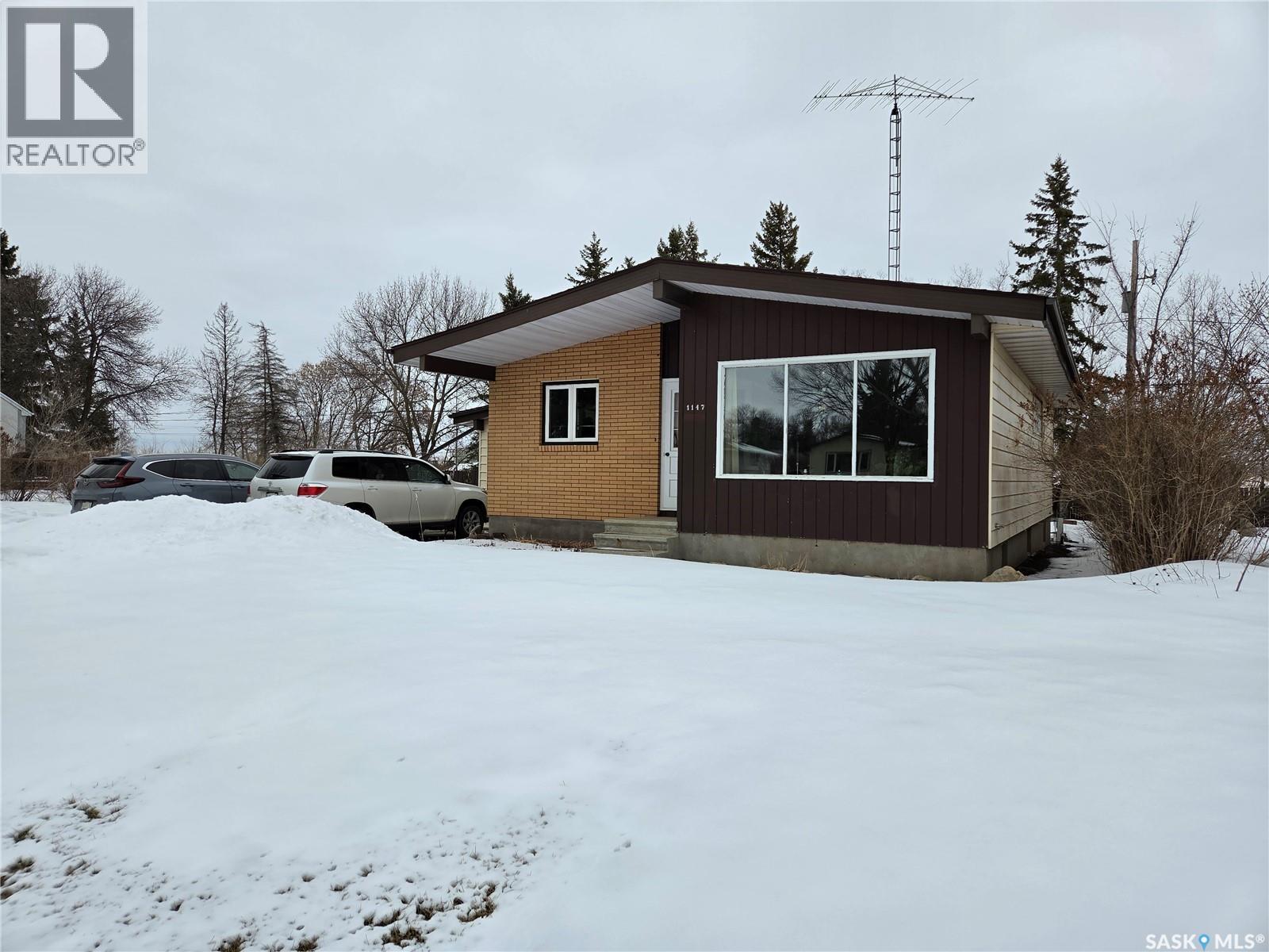 1147 Broadview Road, Esterhazy, Saskatchewan  S0A 0X0 - Photo 2 - SK032107