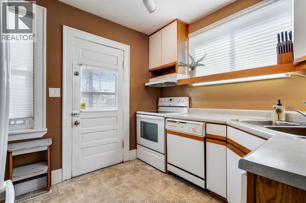 1512 Marentette Avenue, Windsor, Ontario  N8X 4E3 - Photo 12 - 26007198