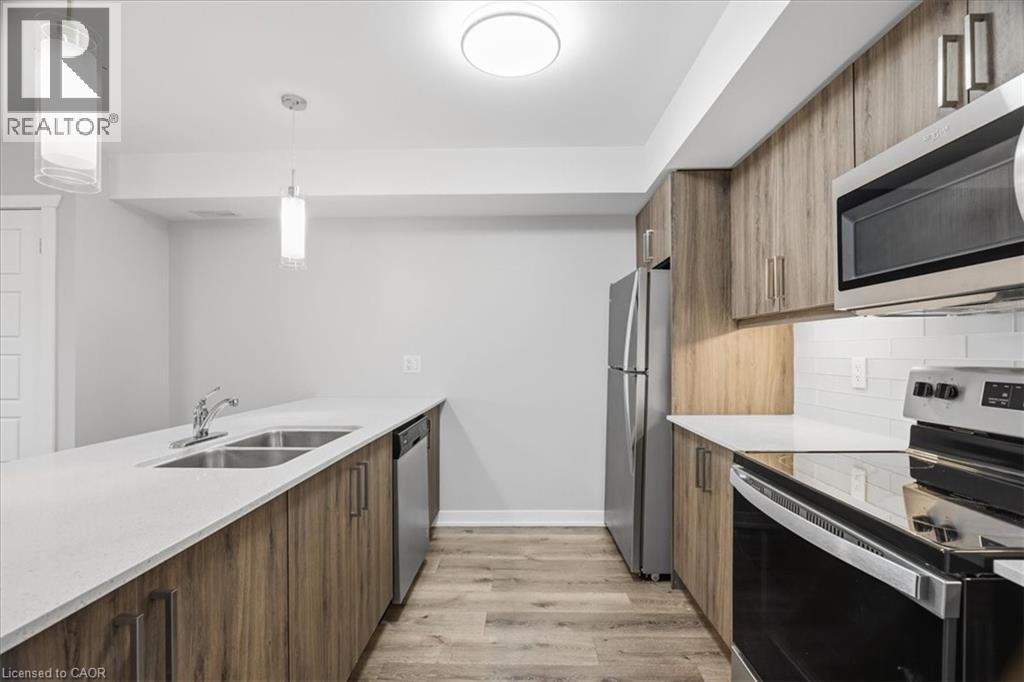 1331 Countrystone Drive Unit# A14, Kitchener, Ontario  N2T 2Z6 - Photo 4 - 40809782