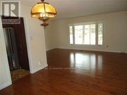 12 Rosegarden Crescent, Richmond Hill, Ontario  L4E 2P2 - Photo 6 - N12961634