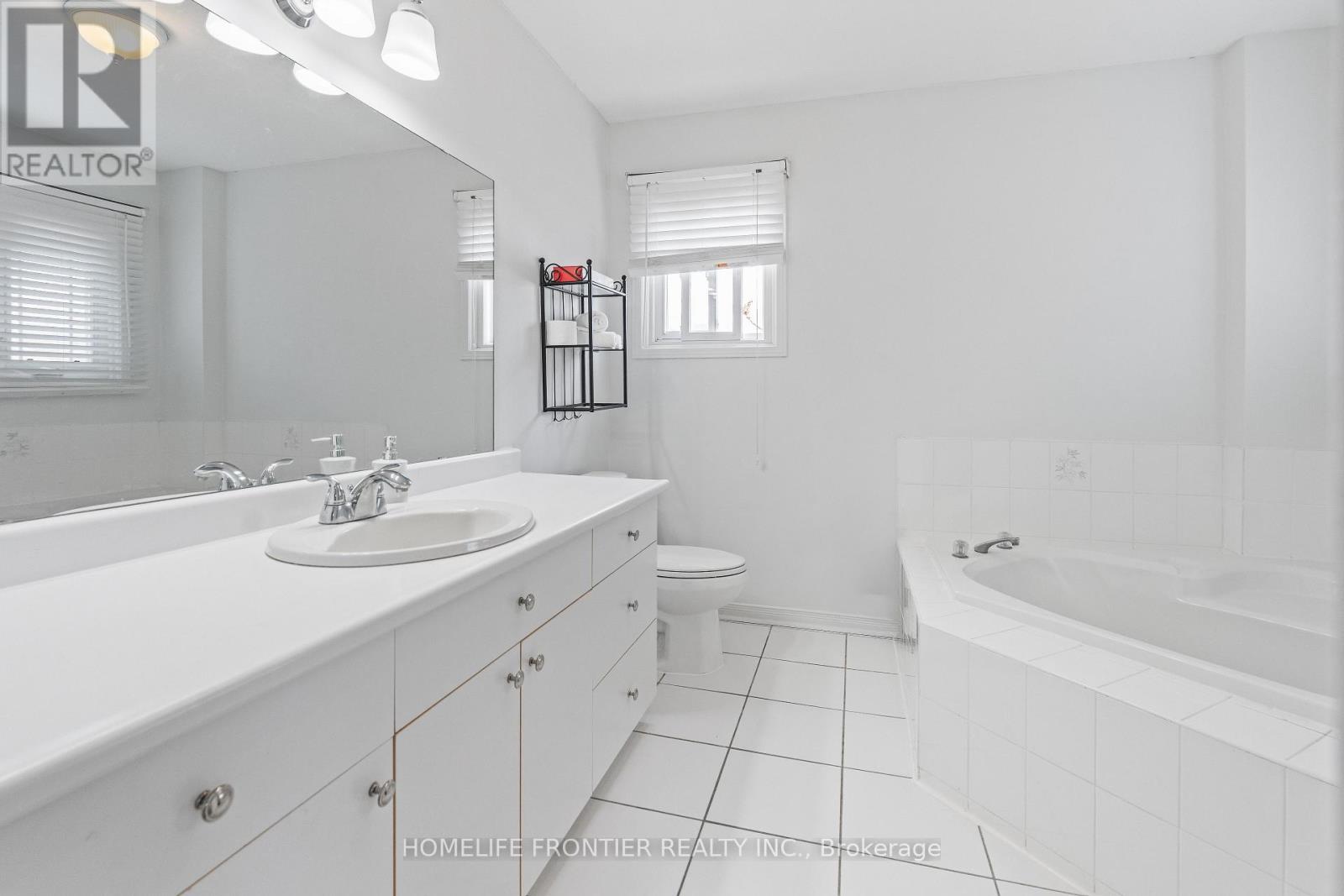 55 Attridge Drive, Aurora, Ontario  L4G 6J4 - Photo 14 - N12963458