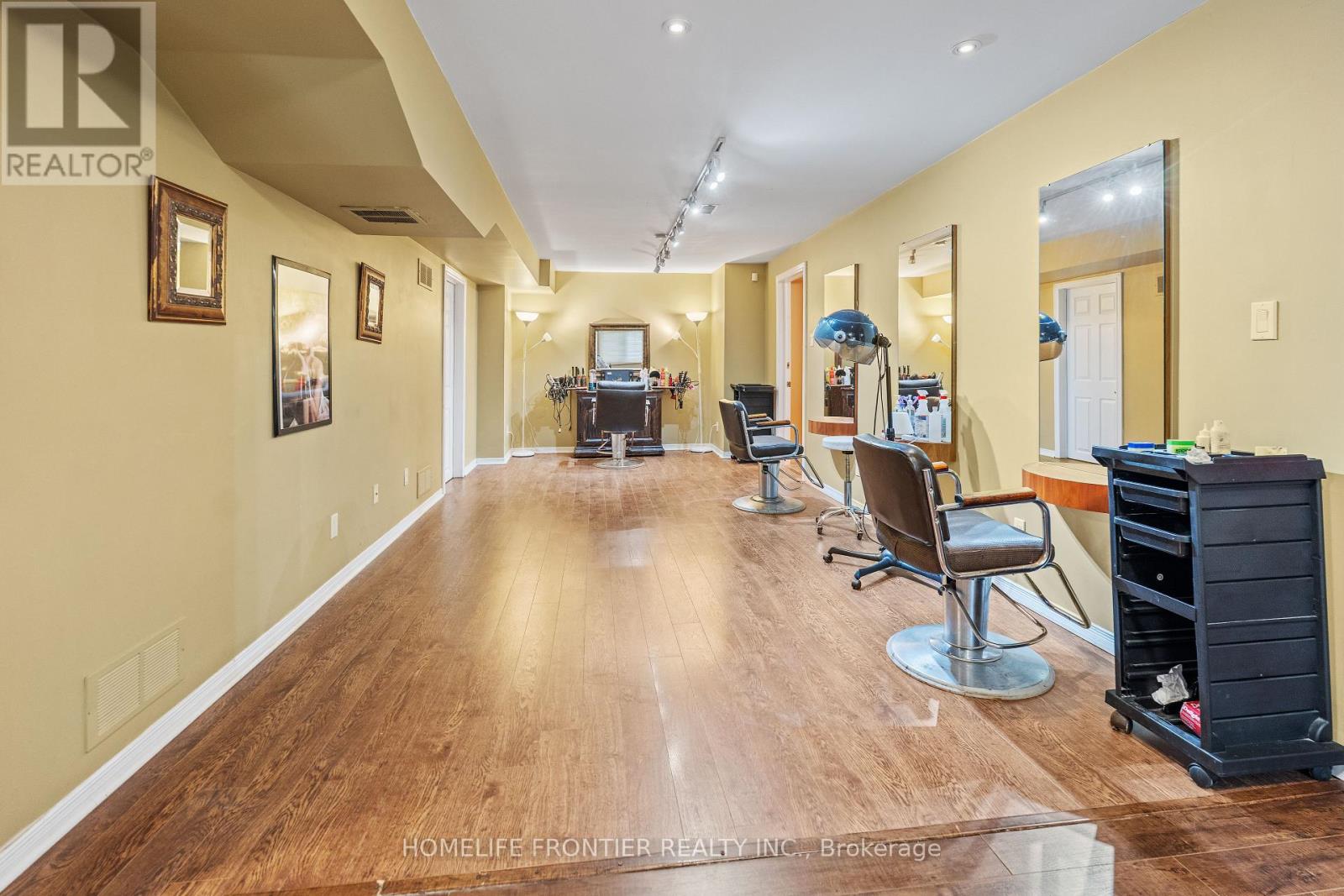 55 Attridge Drive, Aurora, Ontario  L4G 6J4 - Photo 19 - N12963458