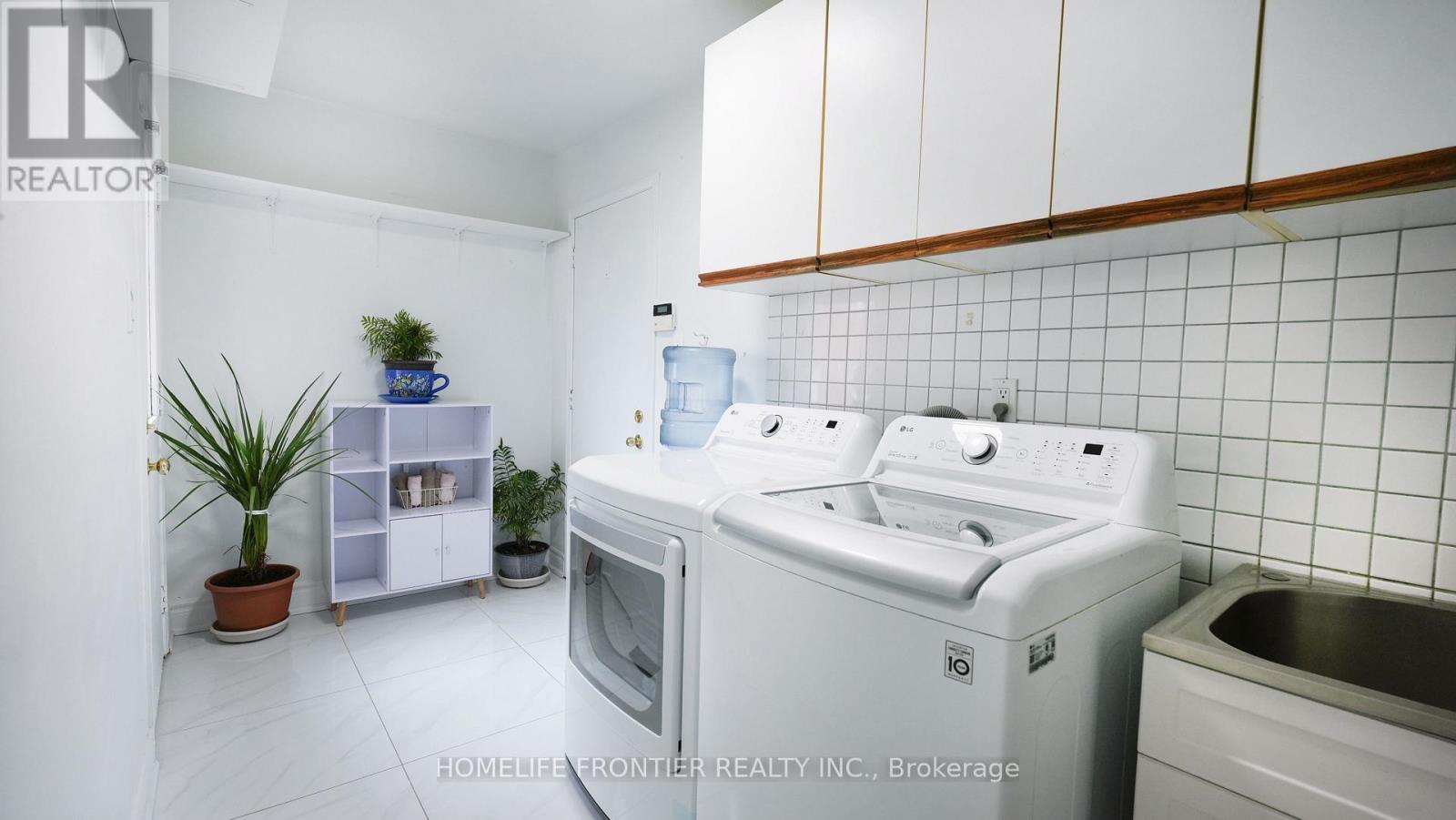 55 Attridge Drive, Aurora, Ontario  L4G 6J4 - Photo 8 - N12963458