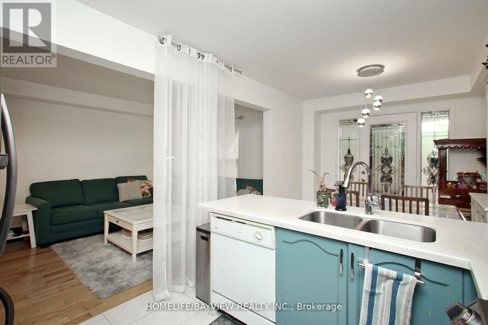 6 Winklers Lane, Markham, Ontario  L6B 1C4 - Photo 14 - N12963476