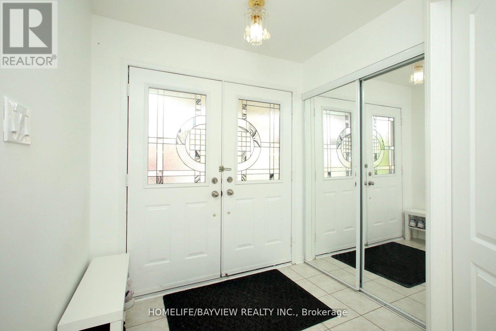 6 Winklers Lane, Markham, Ontario  L6B 1C4 - Photo 3 - N12963476