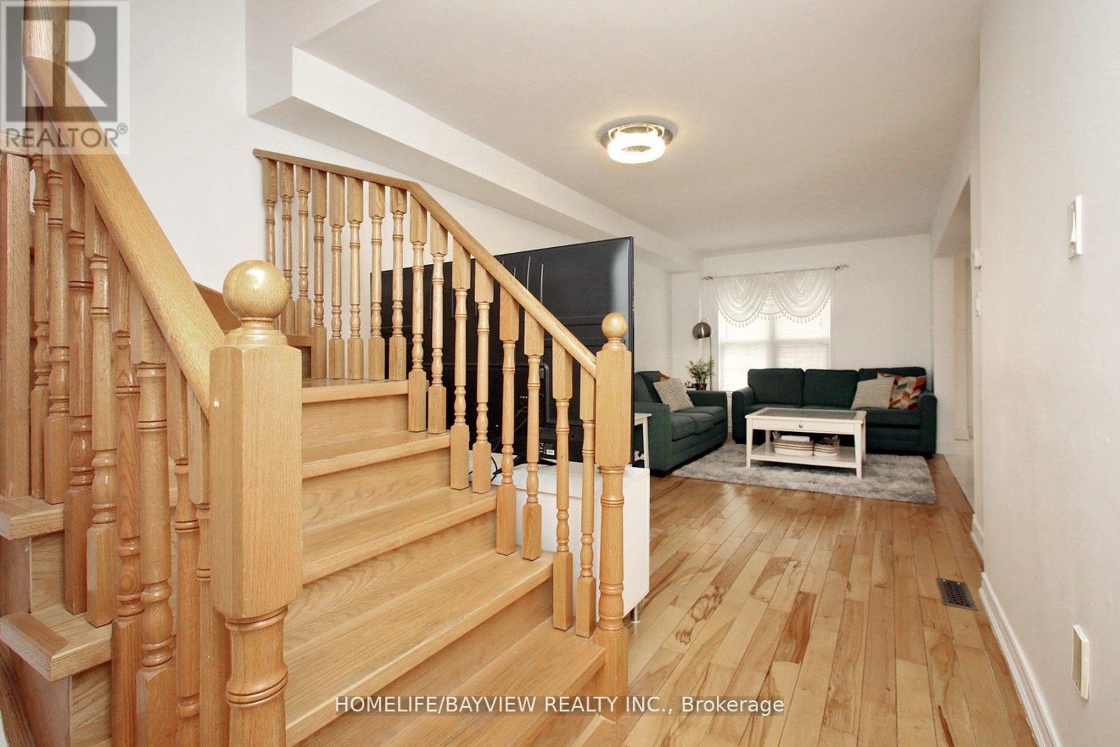 6 Winklers Lane, Markham, Ontario  L6B 1C4 - Photo 6 - N12963476