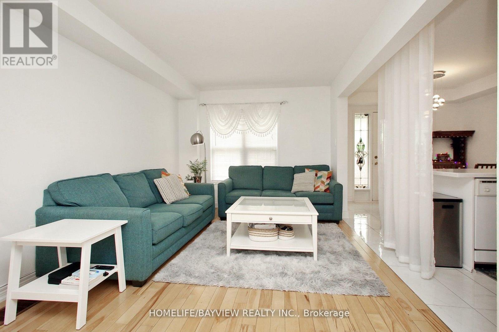 6 Winklers Lane, Markham, Ontario  L6B 1C4 - Photo 7 - N12963476