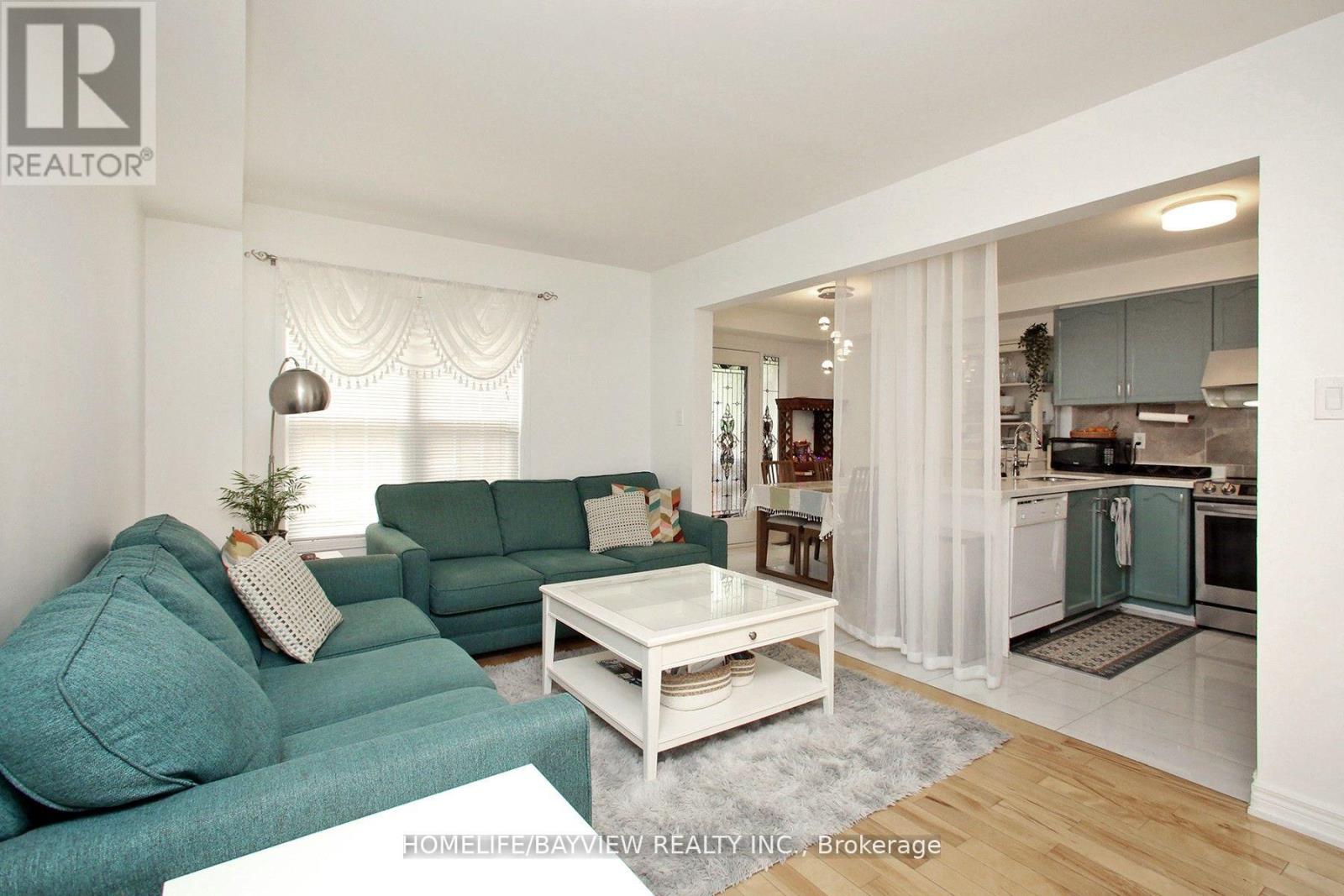 6 Winklers Lane, Markham, Ontario  L6B 1C4 - Photo 8 - N12963476