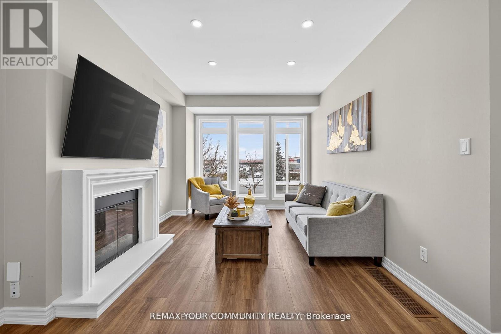 193 Zokol Drive, Aurora, Ontario  L4G 0B8 - Photo 3 - N12963490