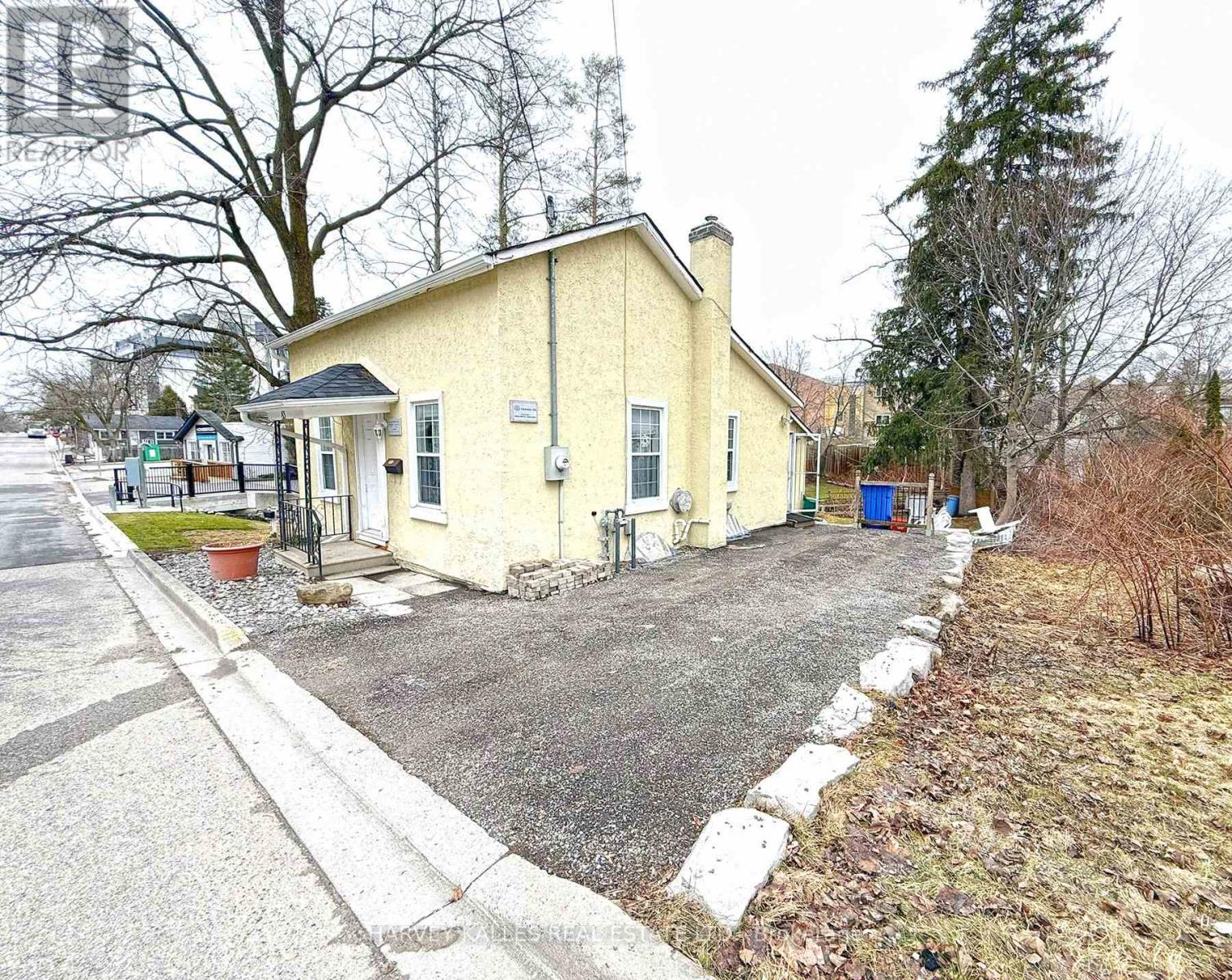 83 Temperance Street, Aurora, Ontario  L4G 2R1 - Photo 3 - N12963500