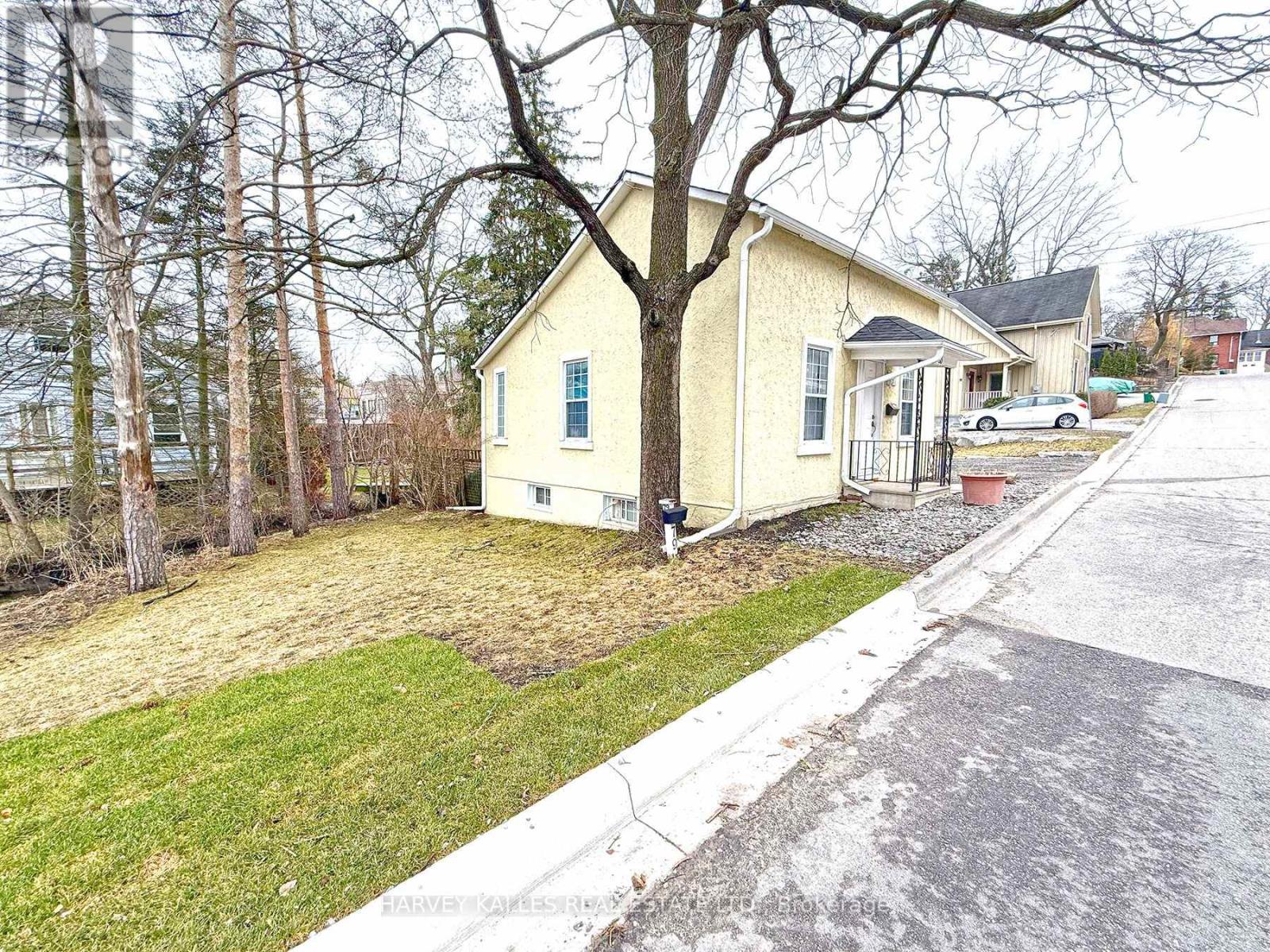 83 Temperance Street, Aurora, Ontario  L4G 2R1 - Photo 4 - N12963500