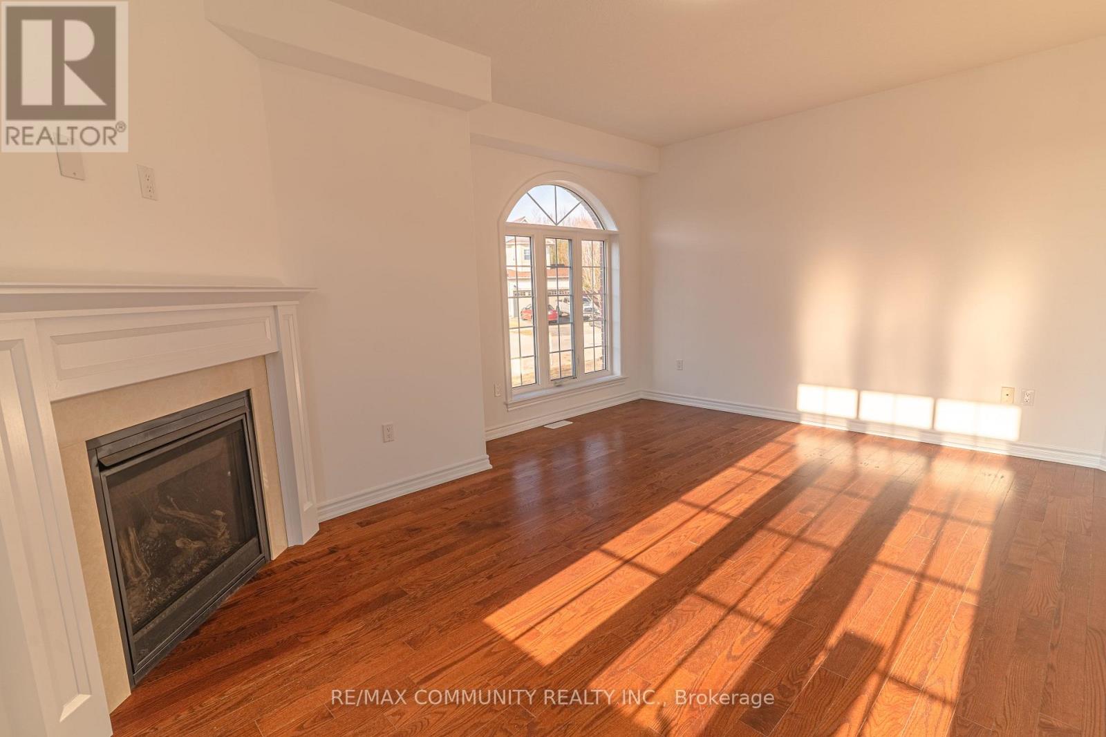 27 Bamburg Street, Georgina, Ontario L0E 1R0 - Photo 18 - N12963518